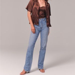 Abercrombie 90s Ultra High Rise Straight Jeans. Size 28 Regular.